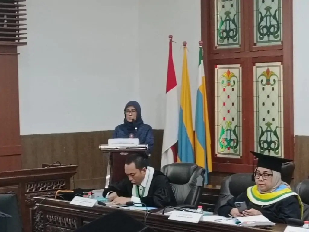 Sukses! FKG UNAIR Catatkan Doktor Baru Bersama Dr. Dyah Nawang Palupi