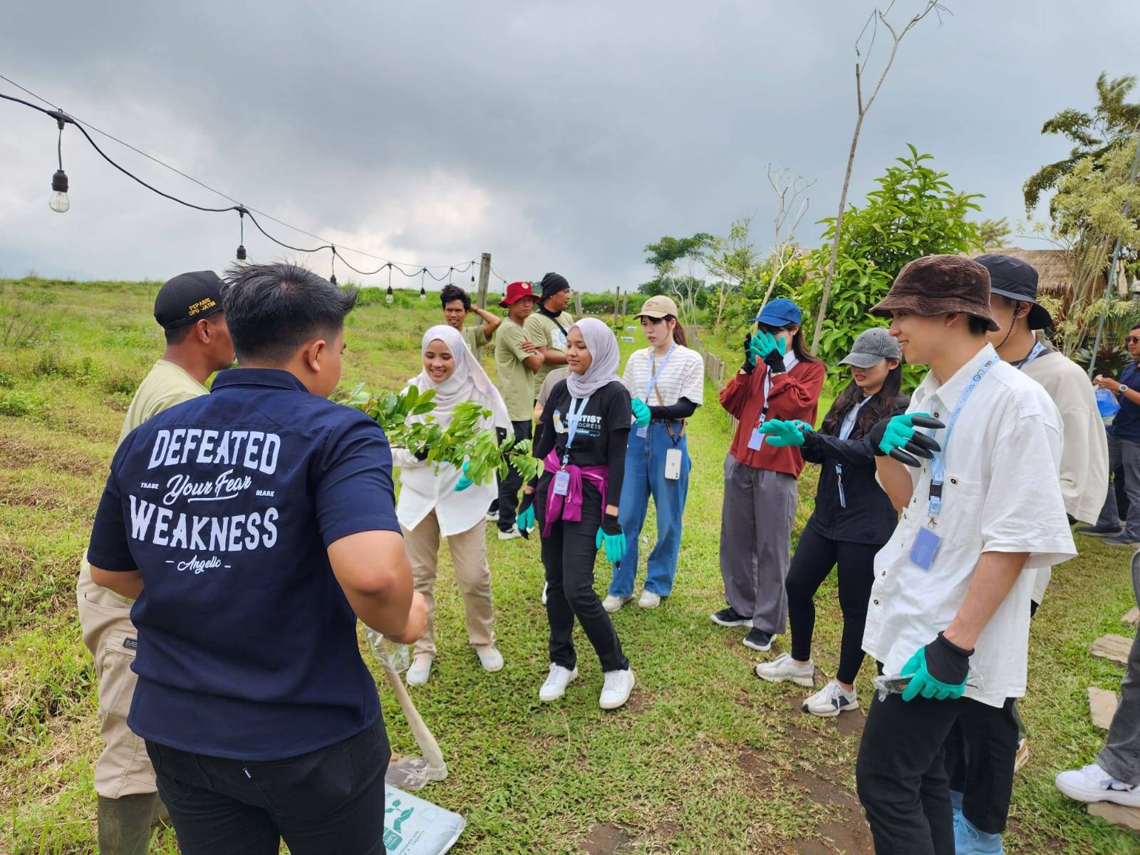 Stovit Community Outreach Peringati Hari Air Dengan Penanaman Pohon di Trawas