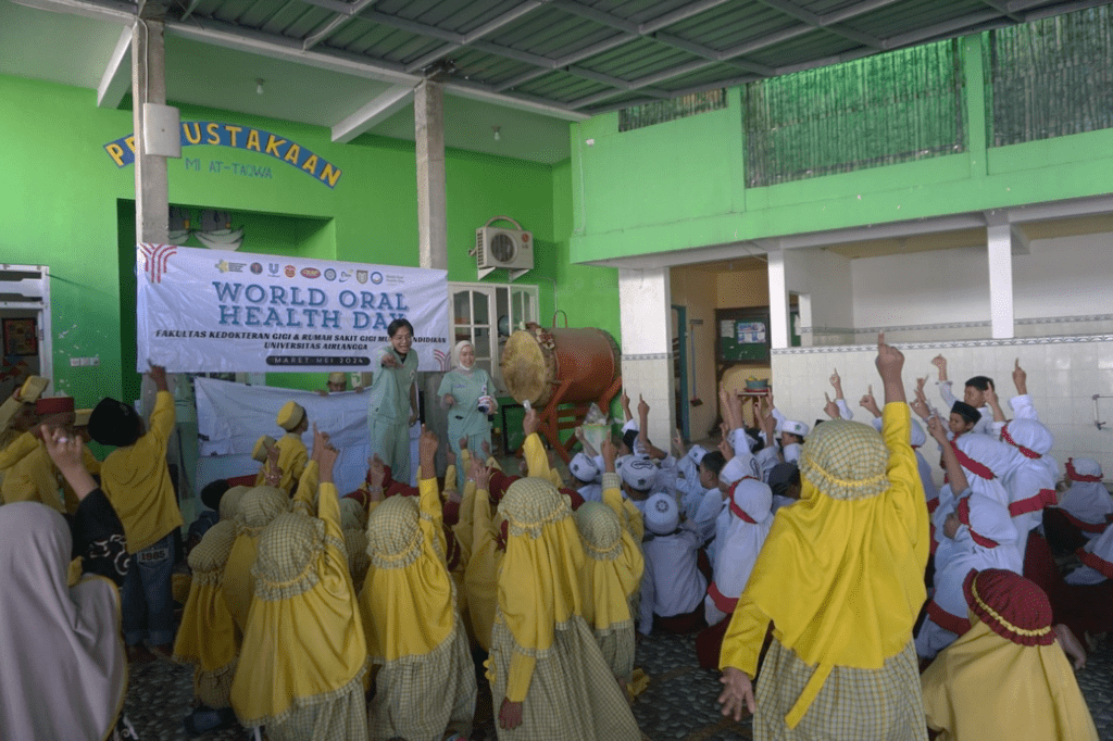 FKG UNAIR Sukses Menggelar Kegiatan WOHD Dengan Antusias Bersama MI & TK At-Taqwa Surabaya