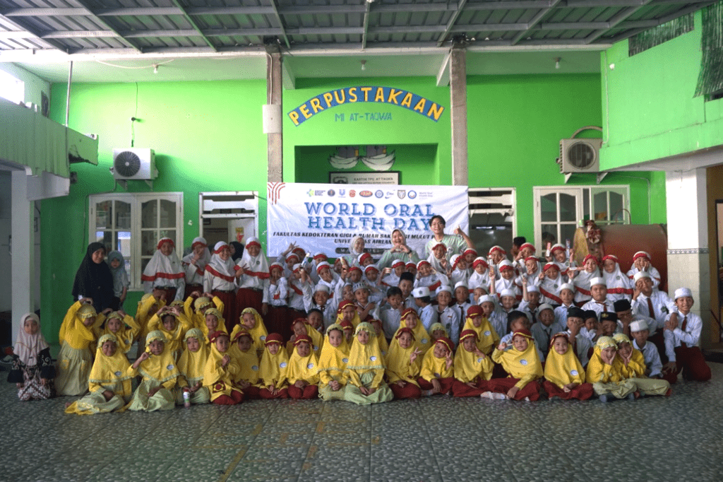 FKG UNAIR Sukses Menggelar Kegiatan WOHD Dengan Antusias Bersama MI & TK At-Taqwa Surabaya